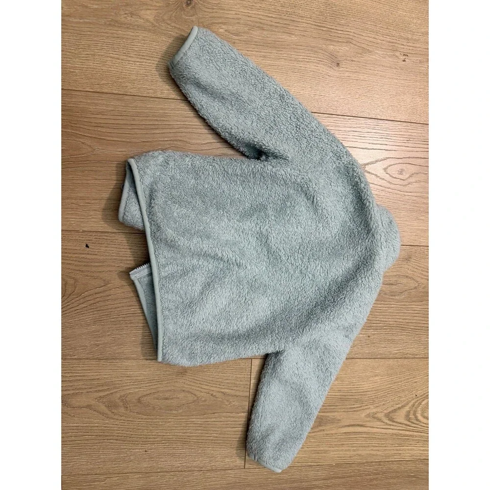 Uniqlo baby blue 18-24 mo fuzzy fleece zip up jacket